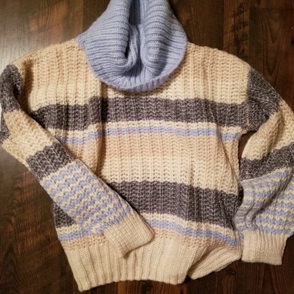 Chunky Sweater - Picture 2 of 2